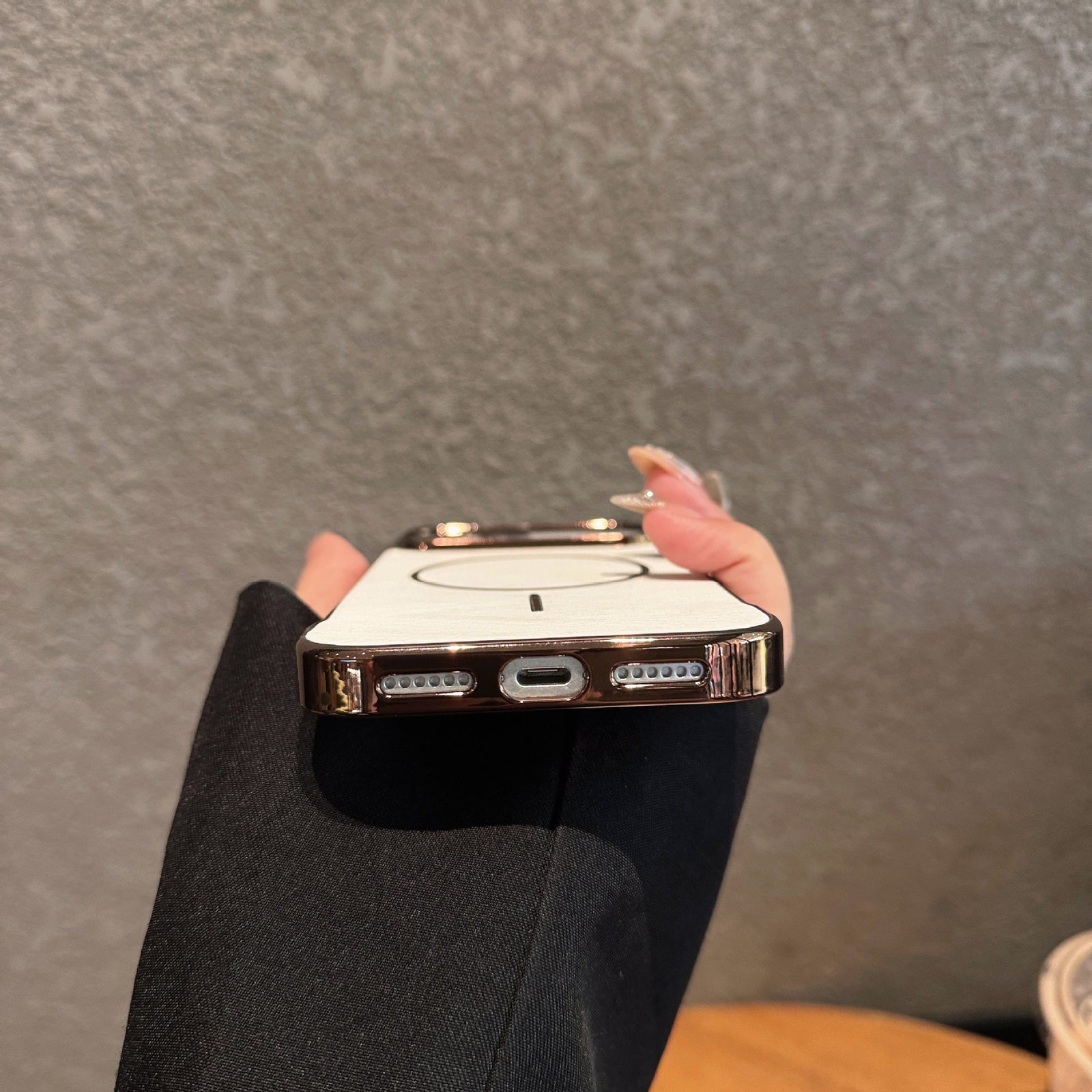 O1CN01om7UB12IpULcJqkNA_2218550779335-0-cib.jpg Cases Compatible with iPhone 17, iPhone 17 Air, Phone 17 Pro & Pro Max - Image 3